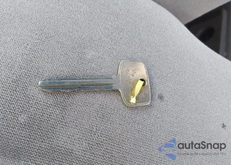 2001 Toyota Tacoma из США, поврежденный, VIN 5TEWM72NX1Z763578